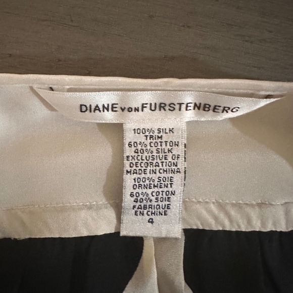 Diane von Furstenberg (DVF) 100% Silk Blouse in Taupe, Black, and Cream - Size 4 - Picture 7 of 7